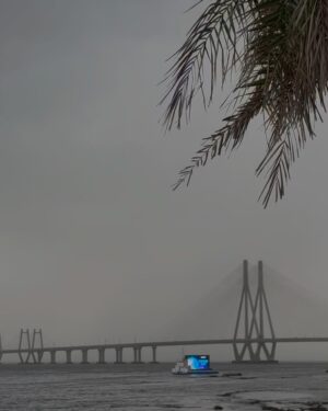 Nikita Sharma Instagram - Come spend a day in Bandra with me ♥️☺️
There are 2 sets of “Before & After”s for you in this post 🌧️🙈
