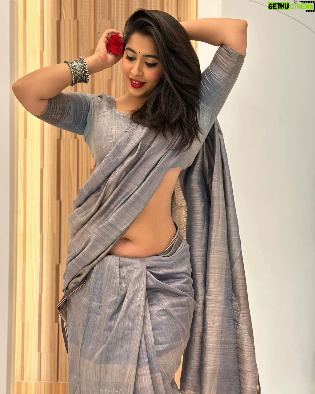Nikita Sharma Instagram - Woh chaand thi 🌙