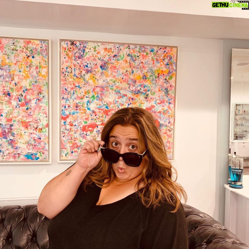 Nikki Blonsky Instagram - Big, Blonde and Beautiful. Thanks @craiggangi for the amazing new look! If you are in LA make sure you check out his salon! Salon Industrie