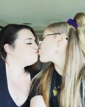 Nikki Blonsky Instagram - It’s super early on this Sunday morning and I woke up and knew exactly what I had to do… I wanted to make a little something special for my love to wake up to. @theyleyjo has no idea I’m up writing this as they sleep so soundly but I had to tell you all, my followers that my heart has never been cared for in such a way by another human. Hailey is kind, loving, generous, HILARIOUS and so much more. They are fiercely independent and make me feel like the luckiest person on earth. @theyleyjo I’m so lucky to love you, thank you for letting me. You light up my world every day and you make me feel like I can do anything, you encourage my dreams and support them as I will always do for you! Love you honey! Happy Sunday💋🫶