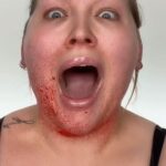 Nikkie de Jager Instagram - ⚠️ TW: fake blood ⚠️ pov: you’re about to start your day, but someone else has different plans with you…