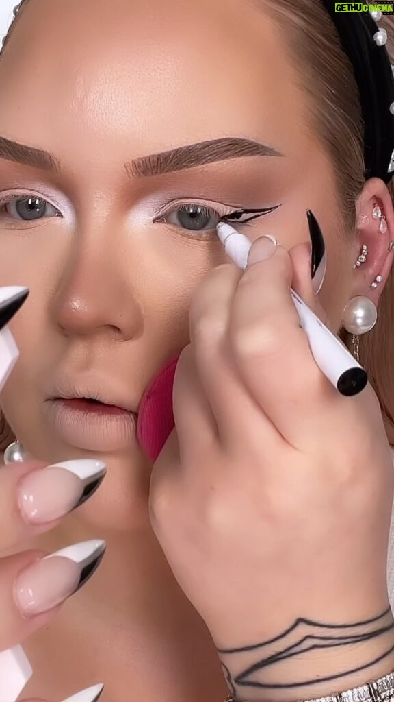 Nikkie de Jager Instagram - this winged liner hack changes EVERYTHING 🤯🥵✨ @katiejanehughes you’re a genius!