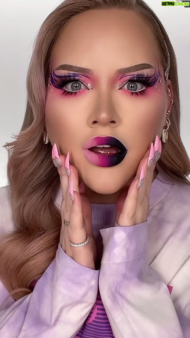 Nikkie de Jager Instagram - seriously the coolest lip hack EVER 😮💨💖✨ @nats_tutorials