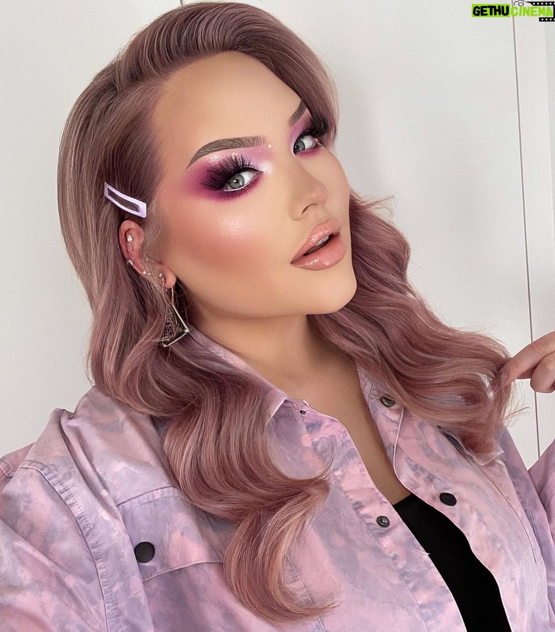 Nikkie de Jager Instagram - 🌸💖✨ color done by @beauty.by.elise