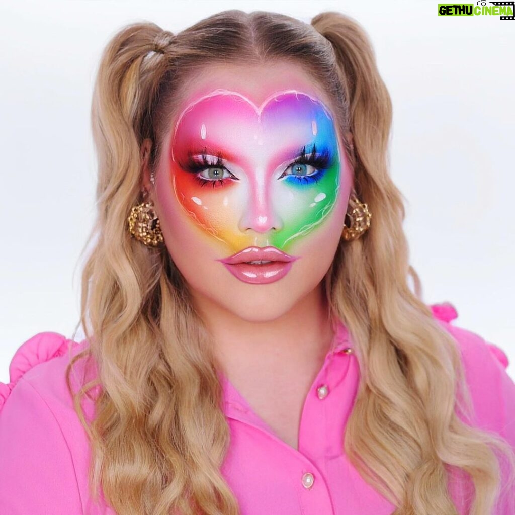 Nikkie de Jager Instagram - I am giving away $60,000 for Pride in my new video (link in bio!) 🌈✨ look inspired by @meicrosoft 🤍