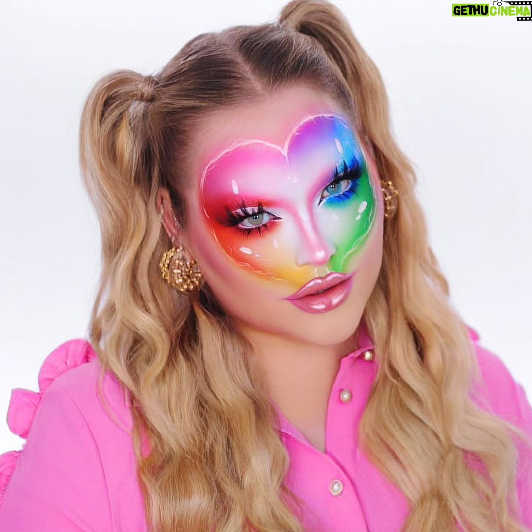 Nikkie de Jager Instagram - I am giving away $60,000 for Pride in my new video (link in bio!) 🌈✨ look inspired by @meicrosoft 🤍