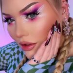 Nikkie de Jager Instagram - she’s a butterfly 🦋 full tutorial up on my channel 🤍 inspired by @sandrahnime & @chellylovesmakeup91