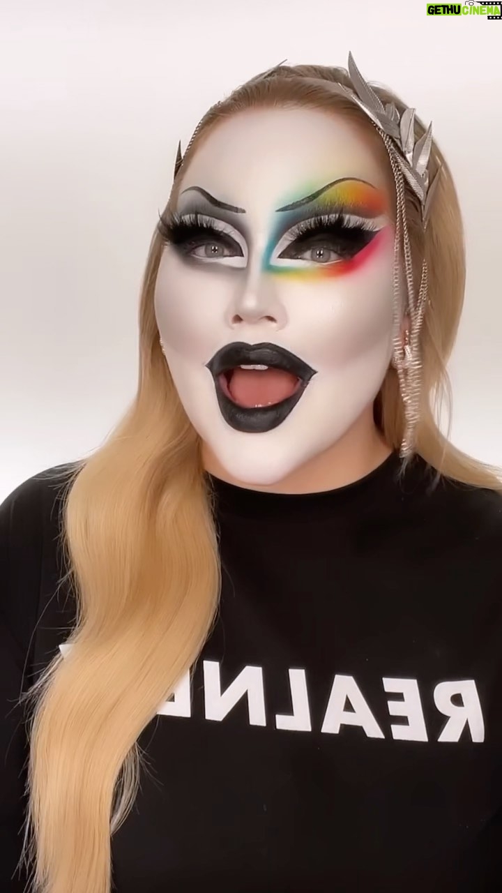 Nikkie de Jager Instagram - like, why do they think we’re born with gold eyelids? 🤡✨ loving this @gottmik makeup? full video up on my channel!