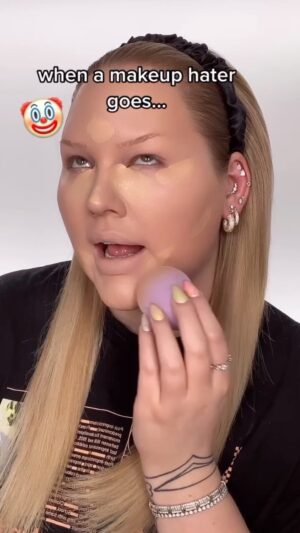 Nikkie de Jager Instagram - a message to the makeup haters 👀🤭😅 it’s always the ones with the shitty eyebrows that have the strongest opinions... ✨