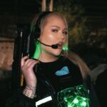 Nikkie de Jager Instagram - say hello to my little friend 💚🔫 @wieisdemol.avrotros ( who is your mole?)
