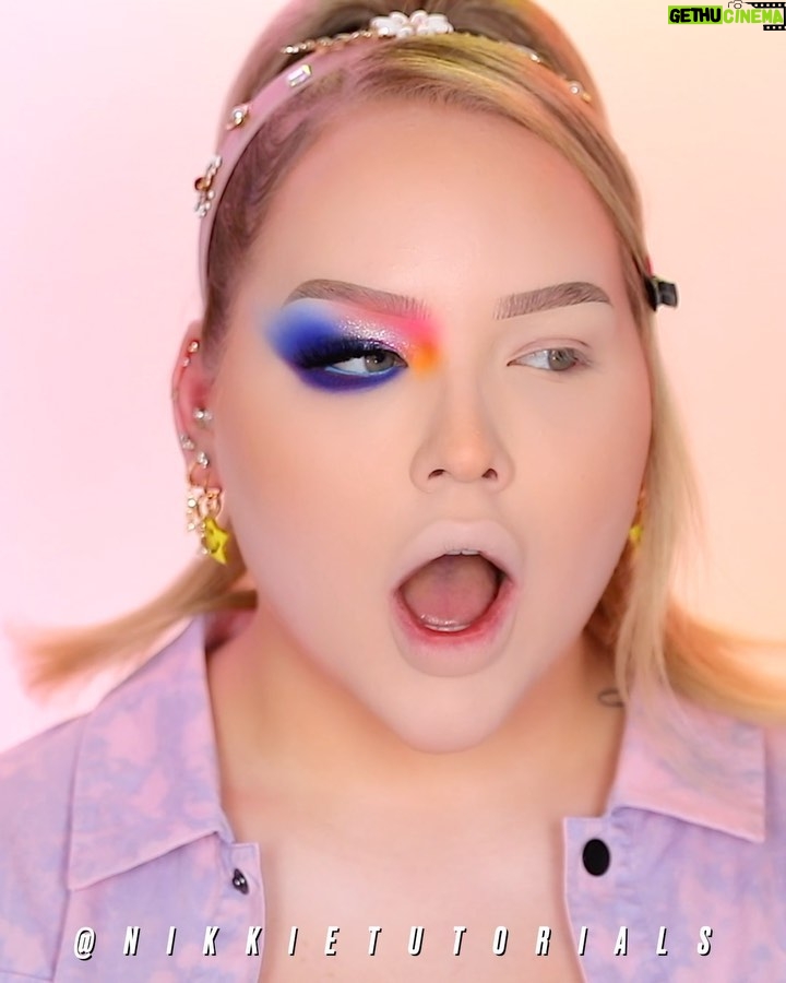 Nikkie de Jager Instagram - honestly canβt choose between the rainbow eye or the neutrals eye π« who is playing with the NikkieTutorials x @beautybaycom Pressed Pigment Palette? TAG ME IN YOUR LOOKS! ππ