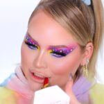 Nikkie de Jager Instagram - lost in my own world of MAKEUP! 😅💞 FULL video up on my channel ✨ link in bio! song is “my own world” by @davinamichelleofficial - @juviasplace Zulu Eyeshadow Palette ( use code NIKKIE to save $$ ) @ofracosmetics Space Baby Highlighter