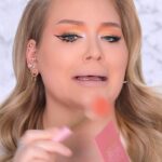 Nikkie de Jager Instagram - I’M READY for all that glam!!! 🤩🥰💄 this cat eye is making me feel some type of way!!! FULL VIDEO ON MY CHANNEL ✨ - @ctilburymakeup Color Corrector @juviasplace The Nudes + The Chocolates Eyeshadow Palettes ( use code NIKKIE to save $$ ) @ilmakiage x @carlibel “Venus” Lipstick - inspired by the queen @erinparsonsmakeup