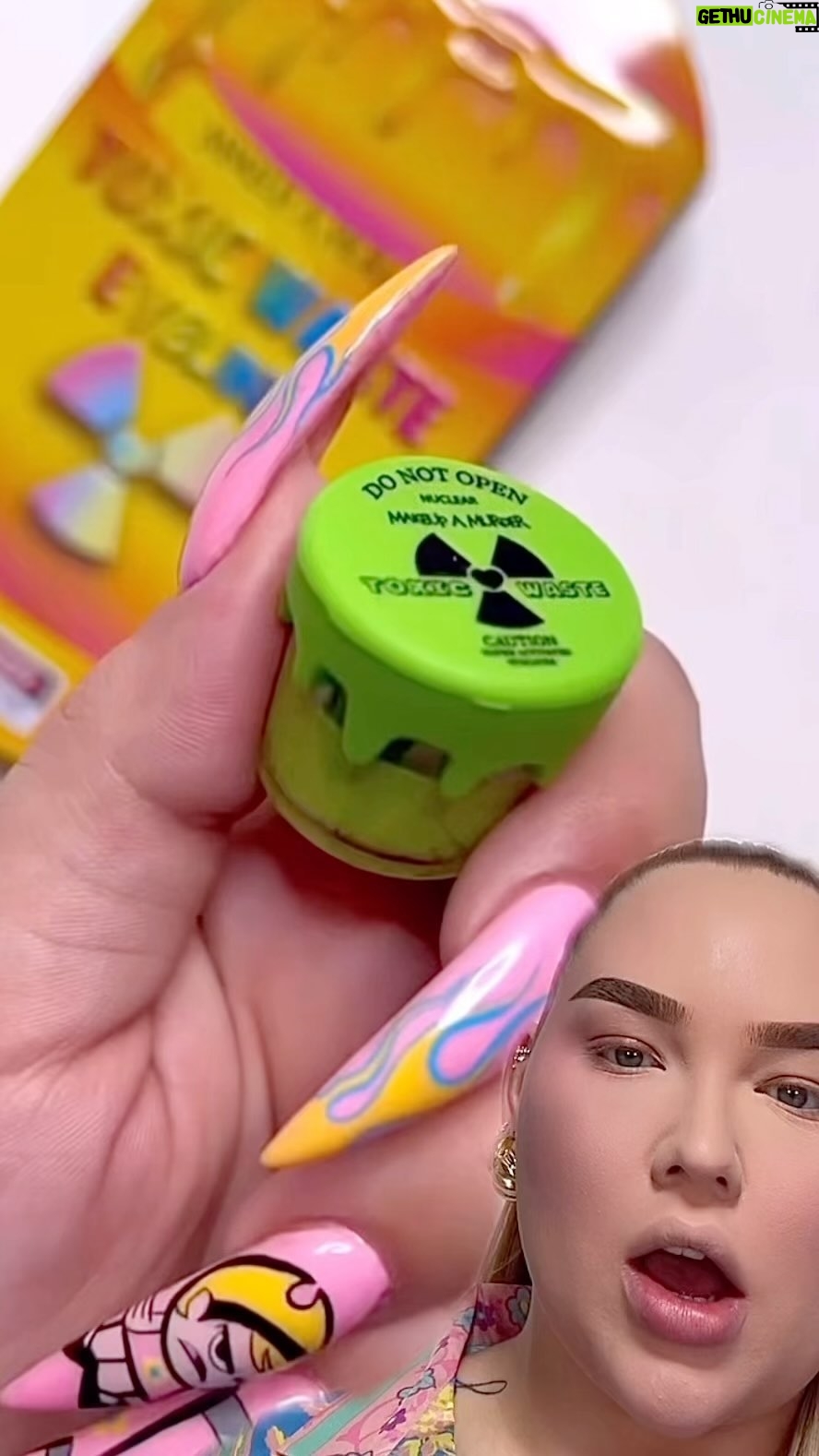 Nikkie de Jager Instagram - I cannot get over the packaging! 😮💨🥰☢️