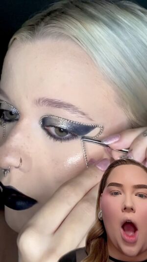 Nikkie de Jager Instagram - serving emo Tinkerbell! 🧚🏻✨