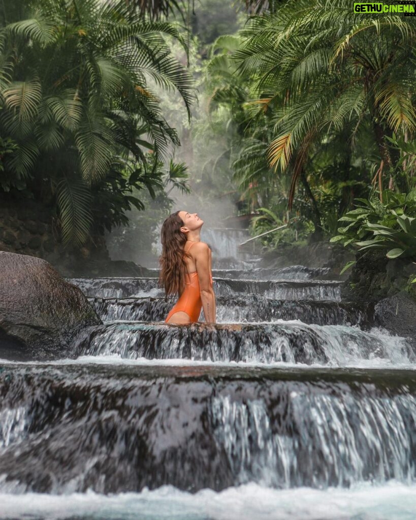 Nikol Švantnerová Instagram - Hello December🌿🌴 #amazingplace #costarica #enjoythemoment Tabacon Thermal Resort & Spa