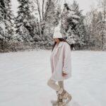 Nikol Švantnerová Instagram - Tak dneska je to na moon boots i ve městě❄️ale pojďme si říct, že až na ten malý dopravní kolaps je to pohádka! Akorát to klidně mohlo přijít až třeba za 3 týdny, protože bych si docela přála konečně bílé Vánoce. #wintertime
