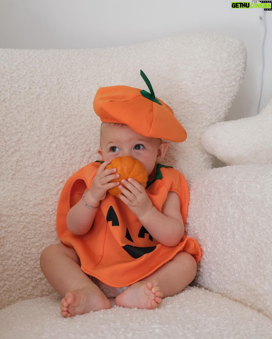 Nikol Švantnerová Instagram - My little pumpkin🧡 #halloween