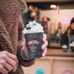Nikol Švantnerová Instagram – Kam na dokonalý drink na zahřátí?🧉 Baileys Treat Bar, horká čokoláda s velkou kapkou @baileys_czech a to vše pořádně ozdobit! Pro 3 z vás mám vouchery právě do Treat Baru – stačí jen do komentářů označit někoho vám blízkého s kým byste zašli na horkou čokoládu a sledovat profil Baileys. ❤️ #Baileys #Baileysczech #TreaBar #TreatYourself Náměstí Jiřího z Poděbrad