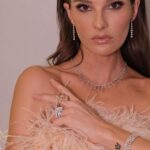 Nikol Švantnerová Instagram - Děkuji, že jsem se cítila dokonale!✨ #diamondsareagirlsbestfriend Makeup: @patricienespurki Jewelry: @alo.diamonds