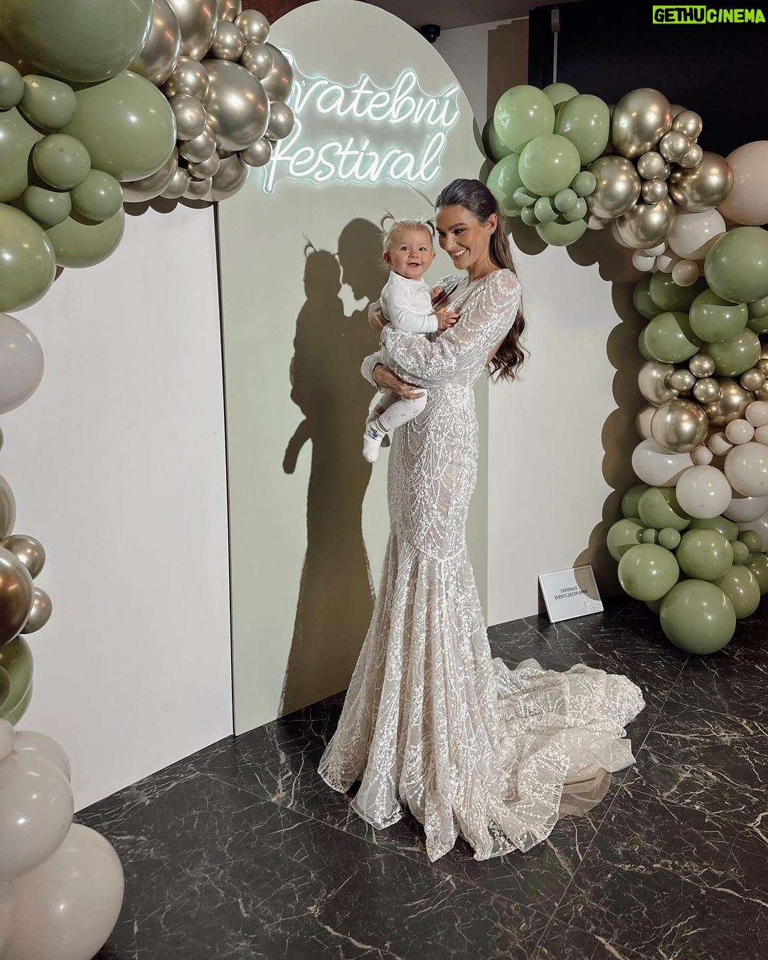 Nikol Švantnerová Instagram - Před rokem se mnou předváděla v bříšku, příští rok už třeba půjde se mnou🤍 #love Brno, Czech Republic