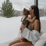 Nikol Švantnerová Instagram - Naše tradiční fotka 🤍🏔️ #kempinskihightatras Grand Hotel Kempinski High Tatras