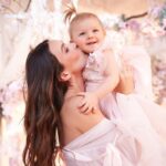 Nikol Švantnerová Instagram – 10 měsíců s tímhle smíškem🌸🤍 #10monthsold #babyMia
