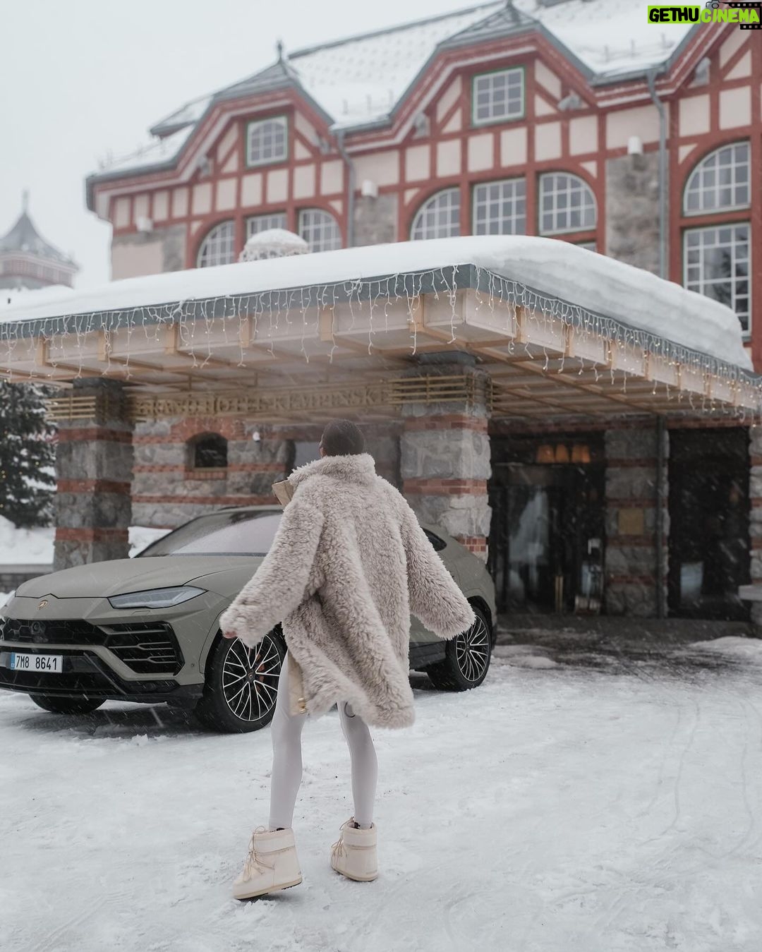 Nikol Švantnerová Instagram - Weekend getaway 🏔️🫧 #hightatras Grand Hotel Kempinski High Tatras
