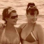 Nilgün Türksever Instagram - #youngsisters #tbt yıl kaç nehalettin?