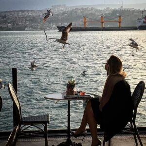 Nilgün Türksever Instagram - ... fotoğrafı az önce Şevval gönderdi geçen yıl 6 ocak. Şevval çekmişti. O günü çok iyi hatırlıyorum benim için önemli bi gündü. Çok güzel bi hava vardı ve dünya güzeli Şevvalll'cim. 2.şahane fotoğrafı da sevgili @muhdatdizerr çekmişti.
