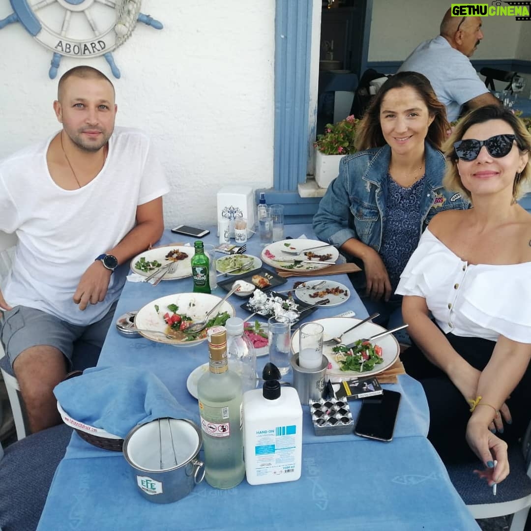 Nilgün Türksever Instagram - Nice Eylül ler görmüş geçirmiş gözlerimizi süzerek demlendiğimiz bir Eylül günbatımı daha; en güzelinden..