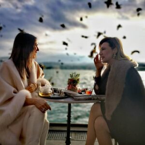 Nilgün Türksever Instagram - ... fotoğrafı az önce Şevval gönderdi geçen yıl 6 ocak. Şevval çekmişti. O günü çok iyi hatırlıyorum benim için önemli bi gündü. Çok güzel bi hava vardı ve dünya güzeli Şevvalll'cim. 2.şahane fotoğrafı da sevgili @muhdatdizerr çekmişti.