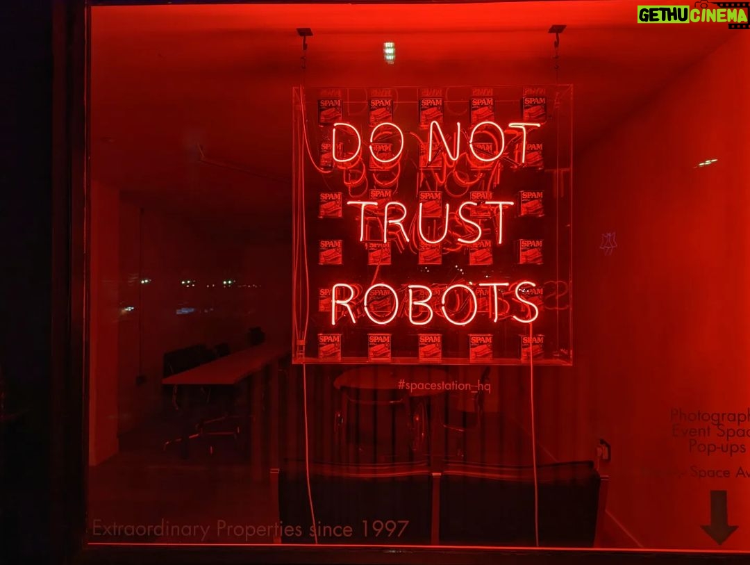 Nima Akbarpour Instagram - 🤖 #neon Shoreditch