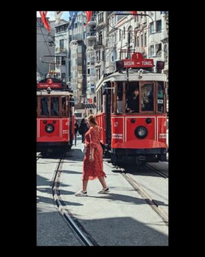 Nima Akbarpour Instagram - Lady in Red 💃
#IstiklalCaddesi #red #tramway #Istanbul #türkiyem 🇹🇷