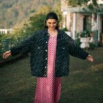 Nimrat Khaira Instagram - & God still blessing me .💕 Photography @bharat_rawail Stylist @jinalpnagda Earrings @kraftsmiths