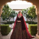 Nimrat Khaira Instagram - ਨਾਲ਼ੇ ਰੱਬ ਤੇ ਨਾਲ਼ੇ ਦੁਨੀਆਦਾਰੀਆਂ ਵੇ 🤍♾