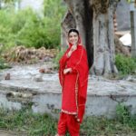 Nimrat Khaira Instagram - Rab kare hun apan mil jayiye haaye cheti koe raah nikale ♥️♾ #DoorDoor #Maanmatti @aliwarofficial @heritagepanjab @vr.films.in
