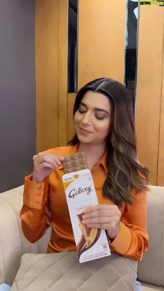 Nimrat Khaira Instagram - When life tends to become ordinary, remember to pause and turn the mundane into moments of pleasure. Thanks to the all-new Galaxy Chocolate filter, I have just found my moment of lasting pleasure. Now, it’s your turn to try it. Rules to follow: 1. Save the filter and post a photo or video using it. 2. Tag me and @marsgalaxyindia 3. Follow @marsgalaxyindia And it’s done! Stand a chance to get featured on my profile and a few lucky winners would be featured on the Galaxy Chocolate’s billboard in their cities. #GalaxyChocolate #ChoosePleasure