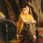 Nimrat Khaira Instagram - ਮੈਂ ਦਰਦ ਬਣਾ ਕੇ ਘੁੱਗੀਆਂ-ਚਿੜੀਆਂ ਵਾਹ ਦਿੱਤੇ ਮੈਂ ਕਿਸਮਤ ਦੀ ਛਾਤੀ 'ਤੇ ਚਰਖੇ ਡਾਹ ਦਿੱਤੇ.. @ravankhosa @pippal_patiyaan