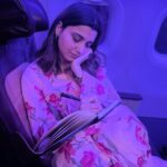 Nimrat Khaira Instagram - ਮੈਂ ਤੈਨੂੰ ਮਿਲਾਂਗੀ ਐਸੀ ਇੱਕ ਥਾਂ ਉੱਤੇ ਠੰਢੀ ਪੌਣ ਦੀ ਵੇ ਸਾਂ-ਸਾਂ ਉੱਤੇ ਇੱਕ ਬੂੰਦ ਵੀ ਖੂਨ ਦੀ ਡੁੱਲ੍ਹਦੀ ਨਈ ਜਿੱਥੇ ਰੰਗ-ਨਸਲ ਦੇ ਨਾਂ ਉੱਤੇ..#Qayanat #Maanmatti @harmanranitatt @opimusic @brownstudios1