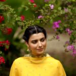 Nimrat Khaira Instagram - I want to remain classic 💛 📸 @ravankhosa @aliwarofficial @heritagepanjab