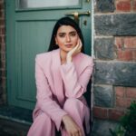 Nimrat Khaira Instagram - Coming stronger than 90’s trend .