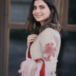 Nimrat Khaira Instagram - Koe gal vi chalayea karr .. #Akhan #Maanmatti @rekhaagra_ @abhigroverworld