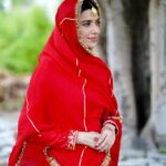 Nimrat Khaira Instagram - Rab kare hun apan mil jayiye haaye cheti koe raah nikale ♥️♾ #DoorDoor #Maanmatti @aliwarofficial @heritagepanjab @vr.films.in
