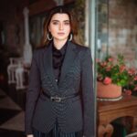 Nimrat Khaira Instagram - 🖤💚 Photography @bharat_rawail Stylist @jinalpnagda Jewellery @aulerthofficial