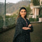 Nimrat Khaira Instagram – & God still blessing me .💕

Photography @bharat_rawail 
Stylist @jinalpnagda
Earrings @kraftsmiths