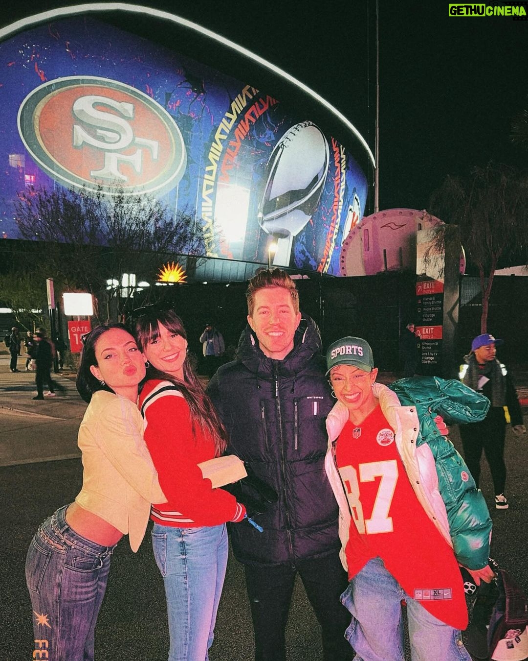 Nina Dobrev Instagram - The photos may be disposable đŸ“· but the memories definitely arent… Las Vegas, Nevada