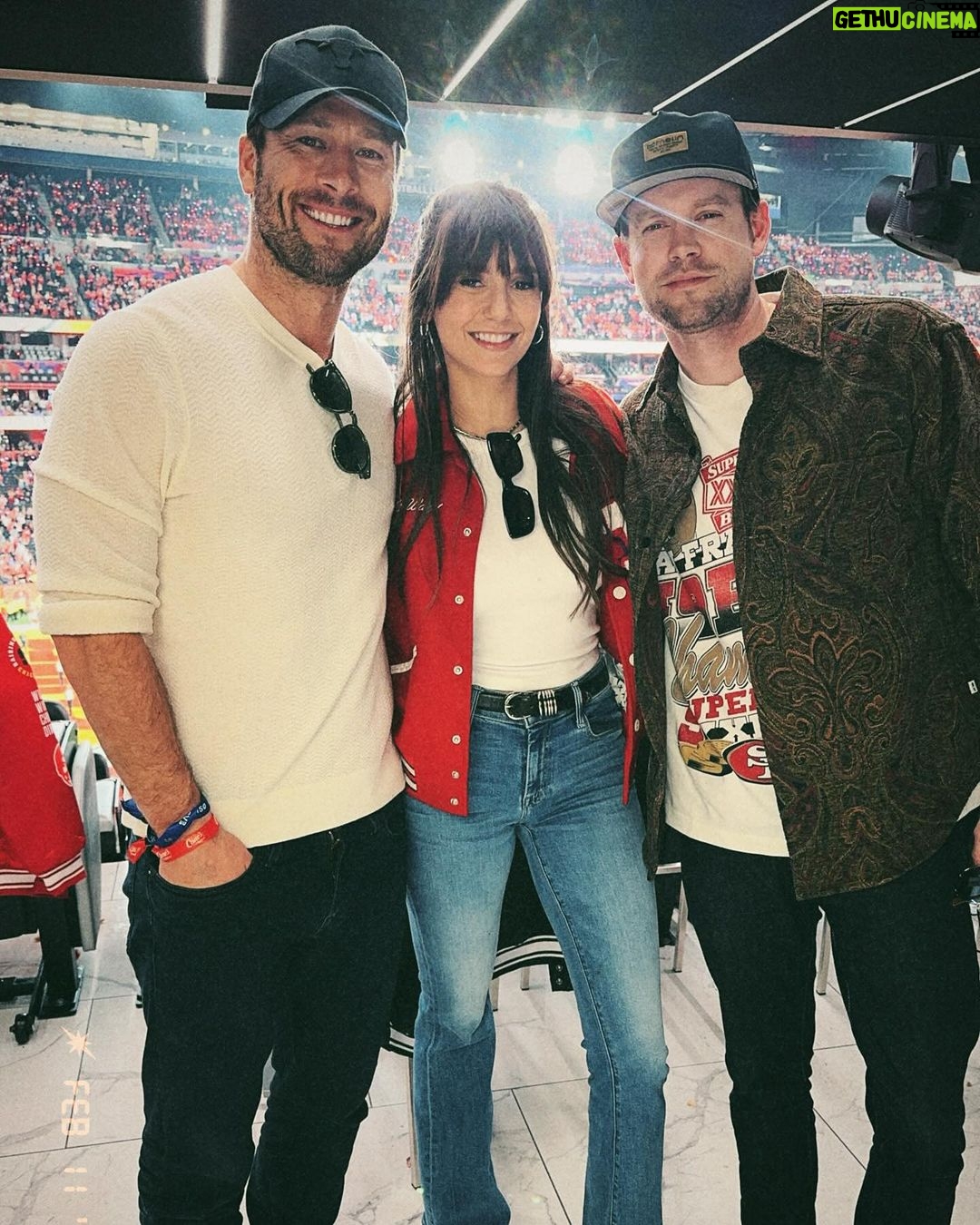 Nina Dobrev Instagram - The photos may be disposable đŸ“· but the memories definitely arent… Las Vegas, Nevada