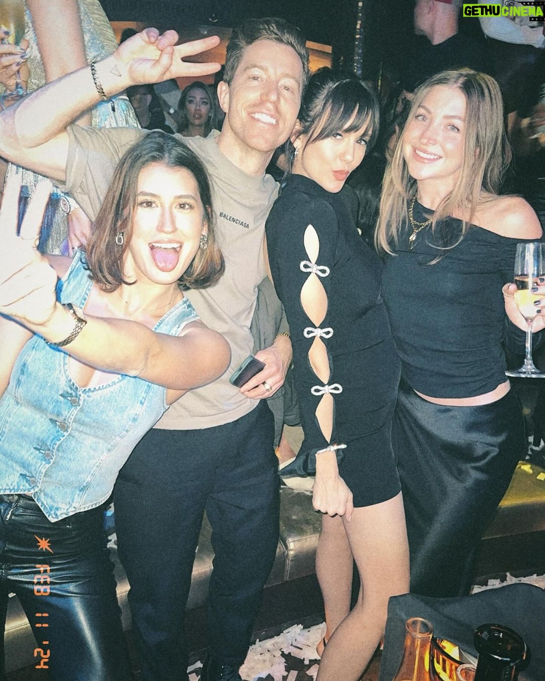 Nina Dobrev Instagram - The BIG GAME Weekend recap 💫🏈 #ad Truly one for the books, what an epic game! Thank you @donjuliotequila for being the hosts with the most! We had a blast! DON JULIO Tequila. 40% Alc/Vol. Imported by Diageo Americas, New York, NY. Sip responsibly. 21+ Las Vegas, Nevada