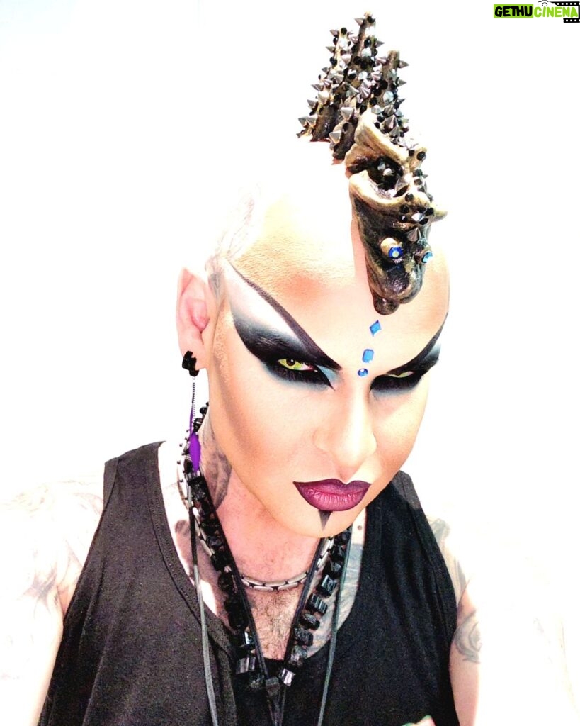 Nina Flowers Instagram - Happy Sexy Friday Lovers! Happy MAL Weekend😎 I Hope I run into some of you in DC during KINK by @kineticpresents 🍾🥂🥂🤸#ninaflowers #djninaflowers